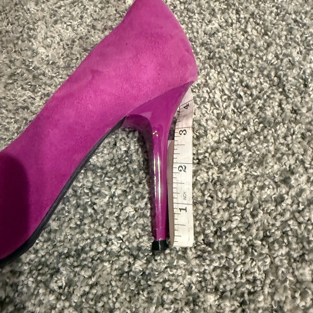 Guess Women's Vibrant Pink Heels - Picture 5 of 5